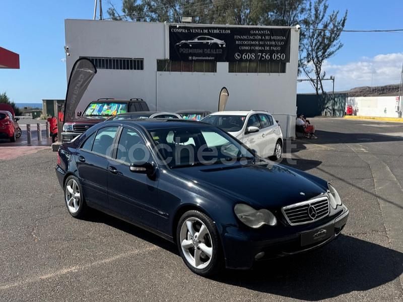 Azul Usado 2005 Mercedes C180 Classic Familiar | 11.990 € - Imagen 1/4