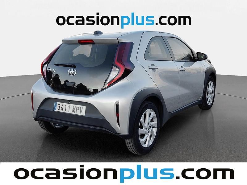 Usado Toyota Aygo X Play 72 CV (52 kW) 2024 Gris SUV