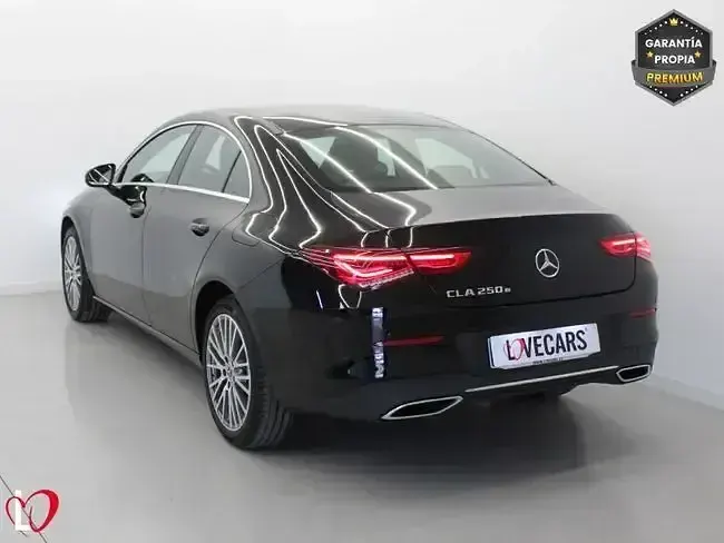 Usado Mercedes CLA250e Advantage 218 CV (160 kW) 2022 Negro Berlina