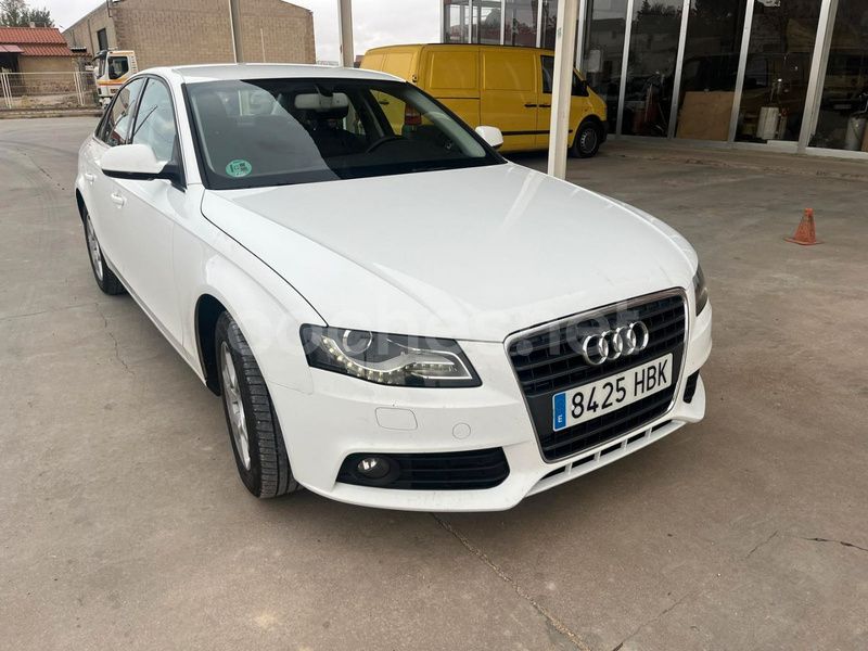 Usado Audi A4 120 CV (88 kW) 2011 Blanco Berlina