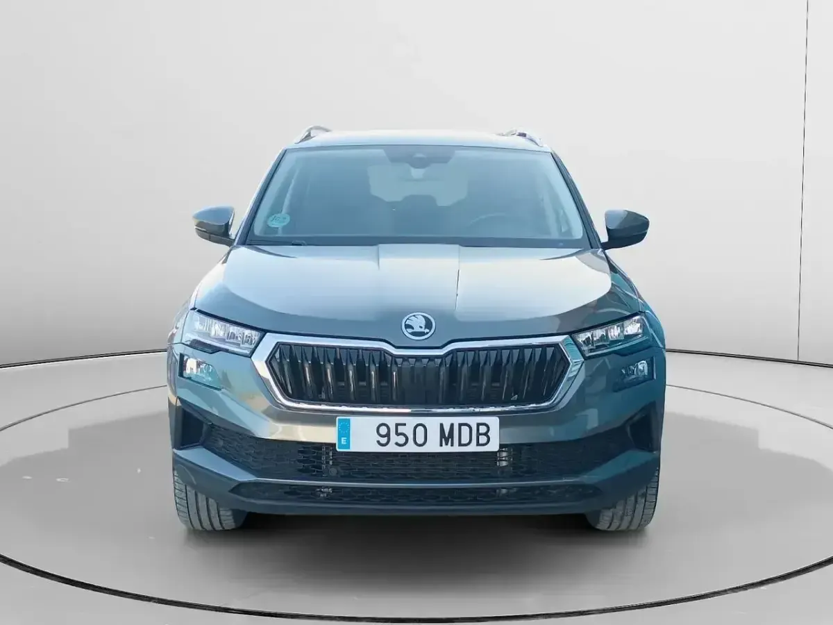 Usado Skoda Karoq Style 150 CV (110 kW) 2022 Gris / plata SUV