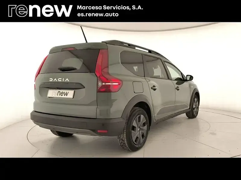 Usado Dacia Jogger Expression 100 CV (73 kW) 2026 Verde Monovolumen