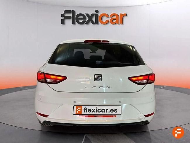 Usado Seat Leon Style 115 CV (84 kW) 2019 Blanco
