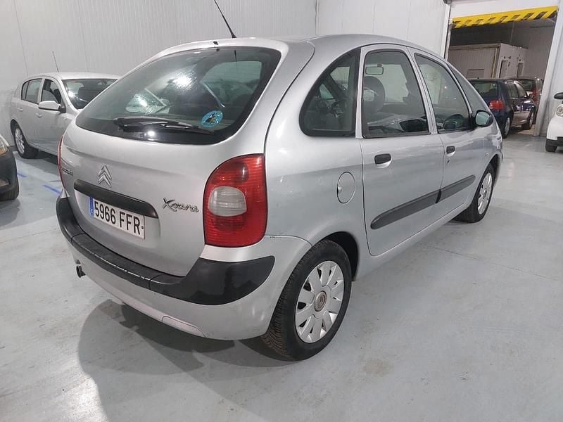 Usado Citroën Xsara Picasso 92 CV (67 kW) 2006 Gris Monovolumen