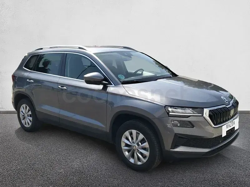 Usado Skoda Karoq Ambition 150 CV (110 kW) 2022 Gris / plata SUV