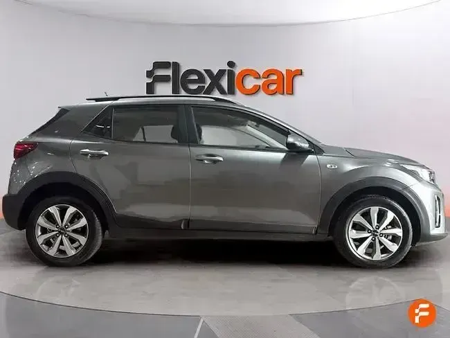 Usado Kia Stonic 84 CV (61 kW) 2024 Gris SUV