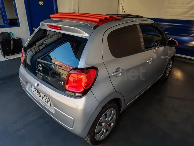 Usado Citroën C1 Feel 82 CV (60 kW) 2015 Gris / plata Utilitario