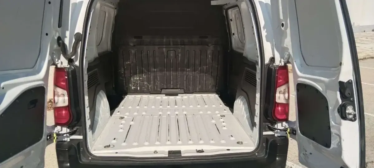 Usado Opel Combo 75 CV (55 kW) 2020 Blanco Monovolumen