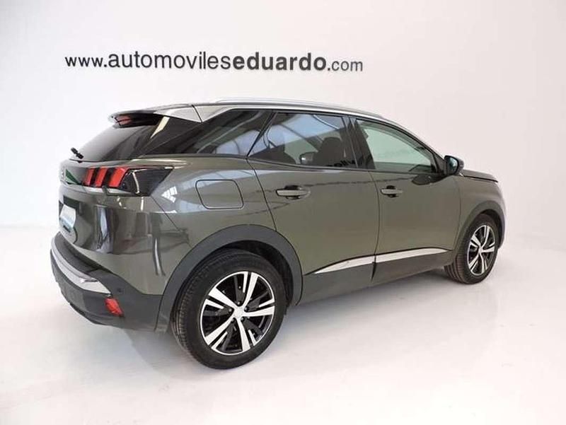 Usado Peugeot 3008 Allure 131 CV (96 kW) 2020 Gris SUV