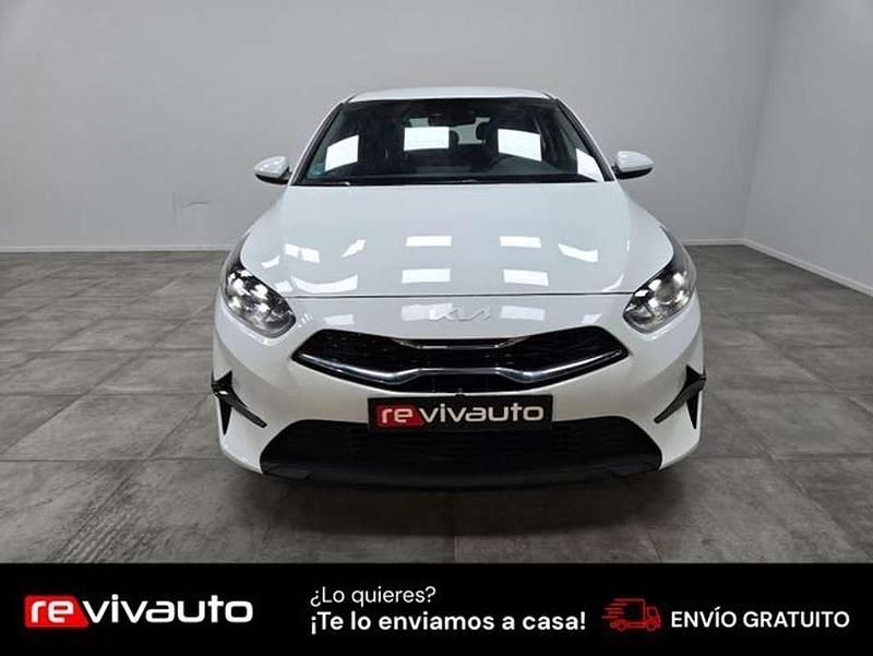 Usado Kia Ceed 120 CV (88 kW) 2022 Blanco Utilitario