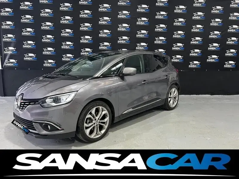 Usado Renault Scénic Edition One 130 CV (95 kW) 2017 Gris / plata Monovolumen