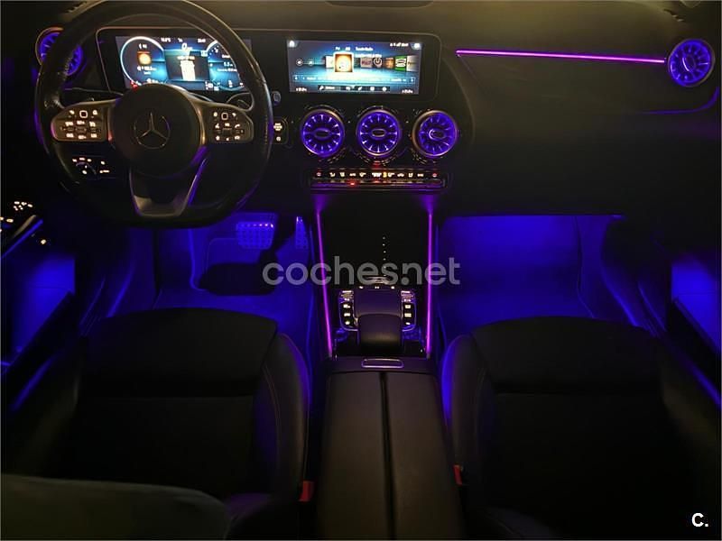 Usado Mercedes B200 136 CV (100 kW) 2020 Gris / plata Monovolumen