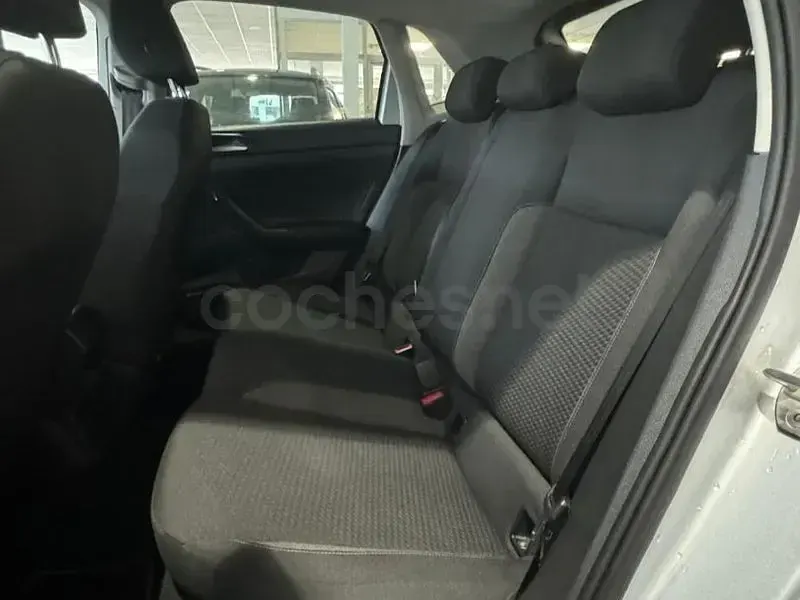 Usado VW Polo Life 95 CV (69 kW) 2021 Gris / plata Utilitario