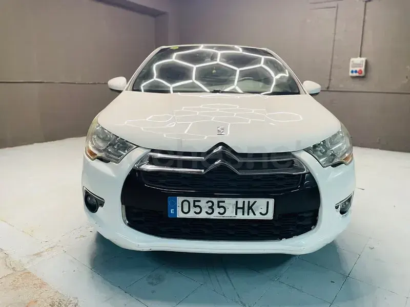 Usado Citroën DS4 92 CV (67 kW) 2012 Blanco Utilitario