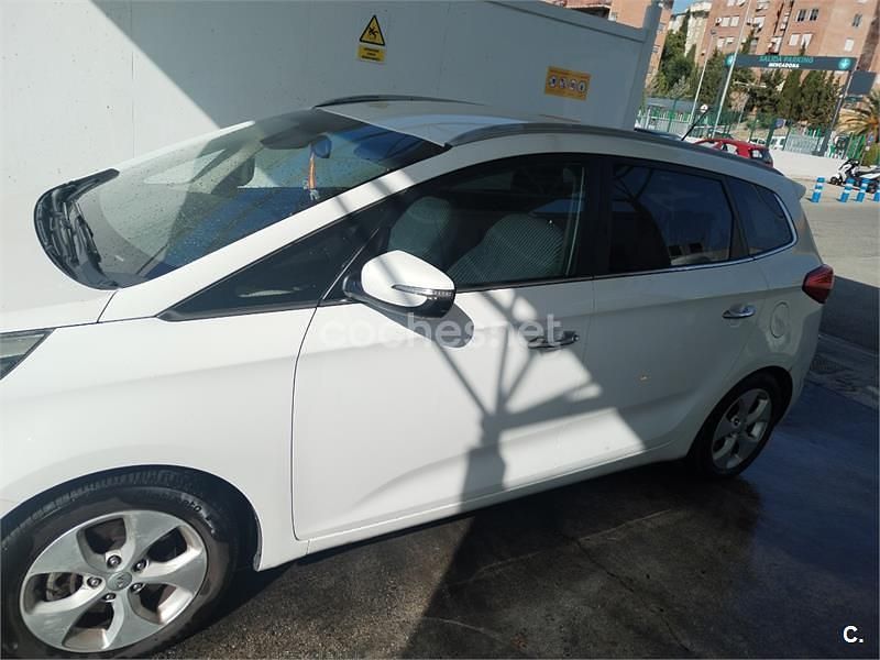 Usado Kia Carens 136 CV (100 kW) 2014 Blanco Monovolumen