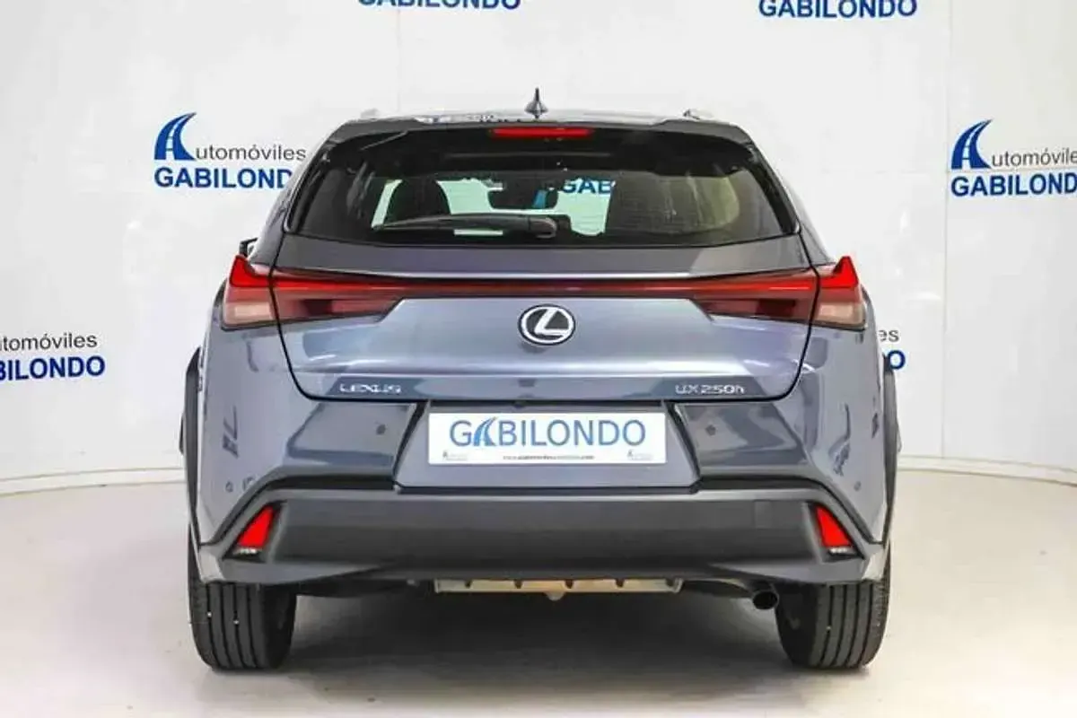 Usado Lexus UX 250h Business Edition 184 CV (135 kW) 2022 Gris SUV