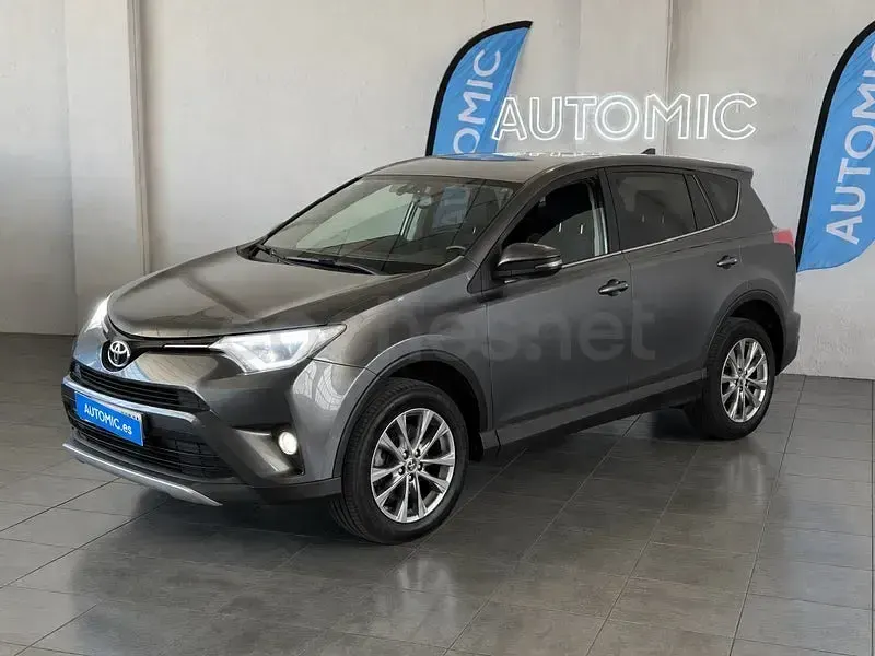 Usado Toyota RAV4 Advance 143 CV (105 kW) 2016 Gris / plata SUV