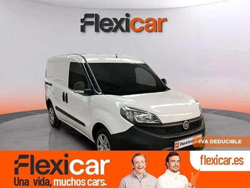 Blanco Usado 2022 Fiat Doblò Monovolumen | 10.590 € - Imagen 1/4