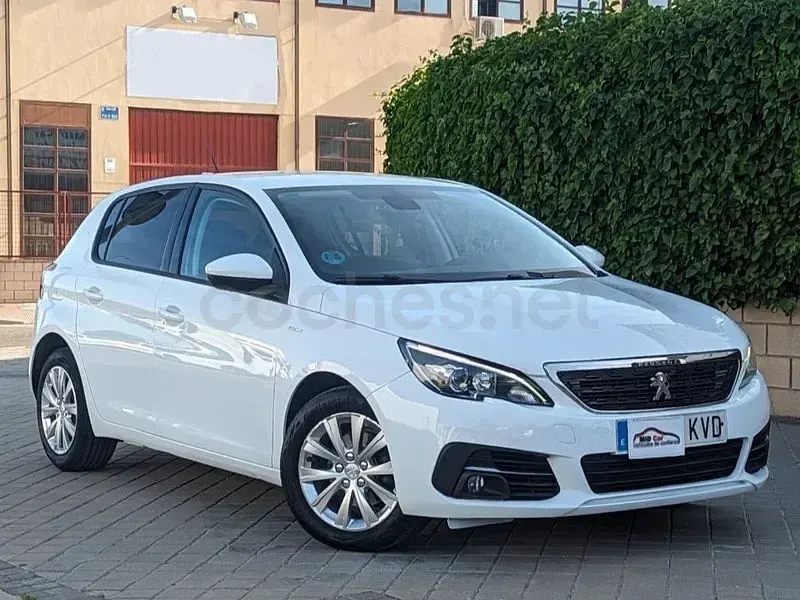 Usado Peugeot 308 Style 130 CV (95 kW) 2019 Blanco Berlina