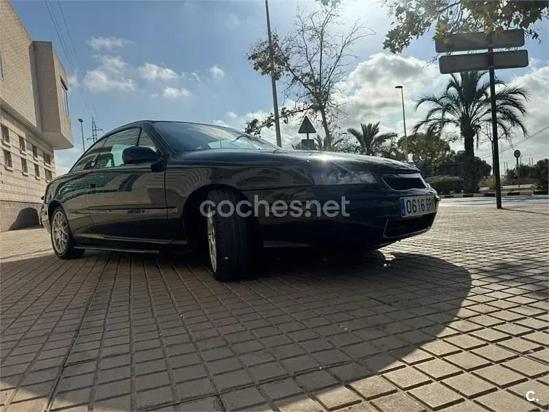 Usado Opel Calibra 115 CV (84 kW) 1992 Negro Coupe