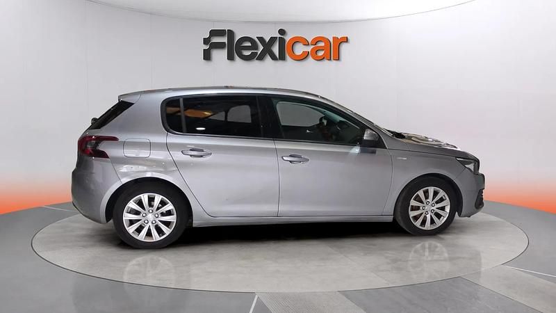 Usado Peugeot 308 Style 131 CV (96 kW) 2020 Gris Utilitario
