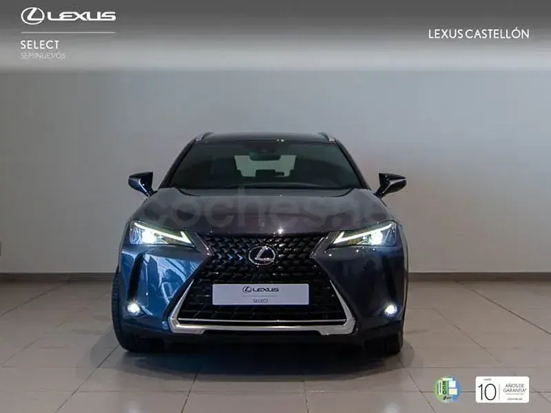 Usado Lexus UX 184 CV (135 kW) 2022 Gris / plata SUV