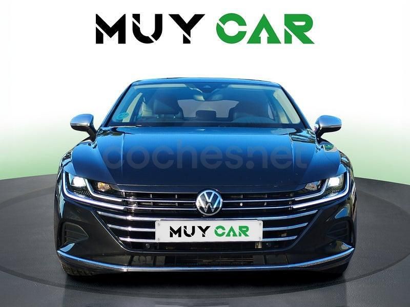 Usado VW Arteon Elegance 150 CV (110 kW) 2022 Gris / plata Berlina