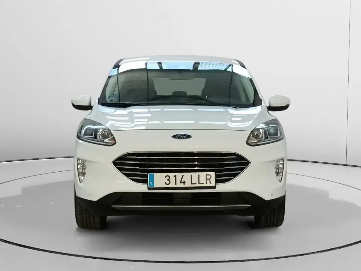 Usado Ford Kuga Titanium 225 CV (165 kW) 2020 Blanco SUV