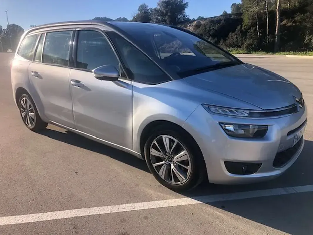 Usado Citroën Grand C4 Picasso Feel 150 CV (110 kW) 2015 Plateado Monovolumen