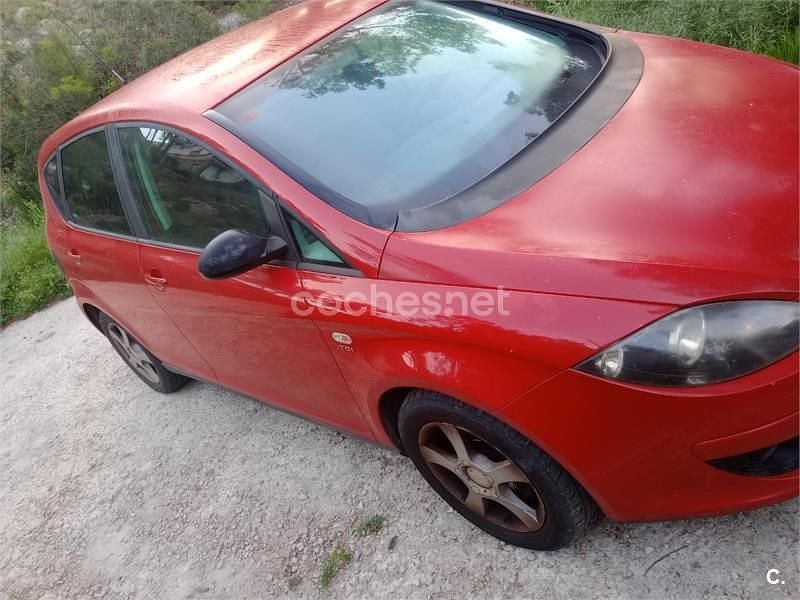 Usado Seat Altea Stylance 140 CV (102 kW) 2004 Rojo Monovolumen