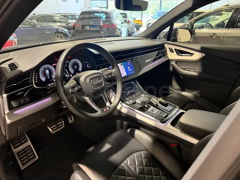 Usado Audi Q7 Premium 286 CV (210 kW) 2023 Gris / plata SUV