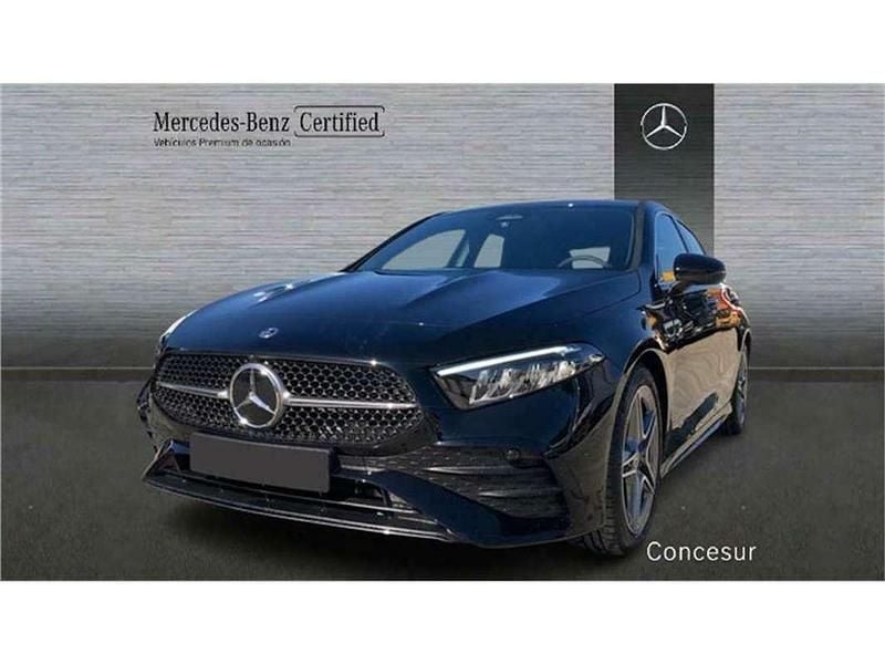 Negro Usado 2024 Mercedes A180 Berlina | 30.900 € (Un poco caro) - Imagen 1/4
