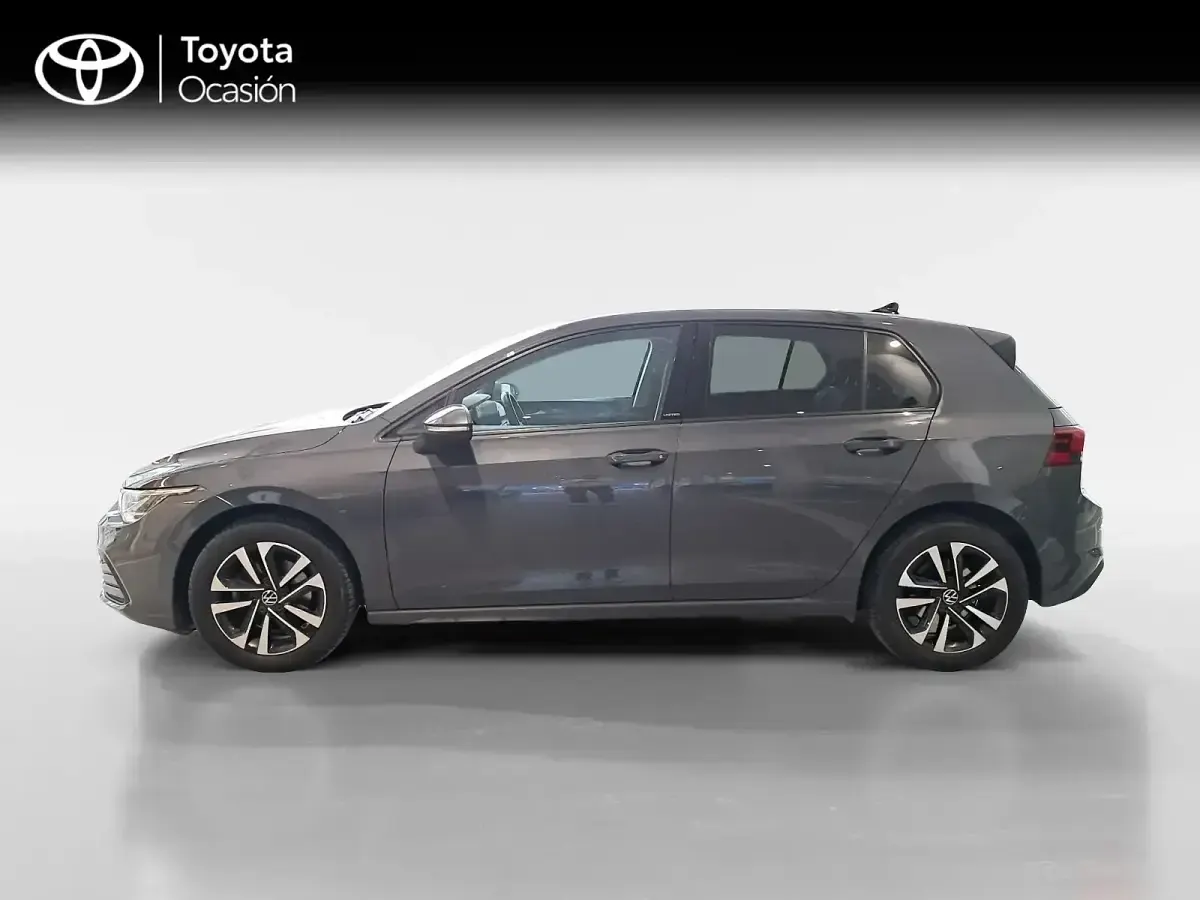 Usado VW Golf VIII Life 110 CV (80 kW) 2020 Gris Berlina