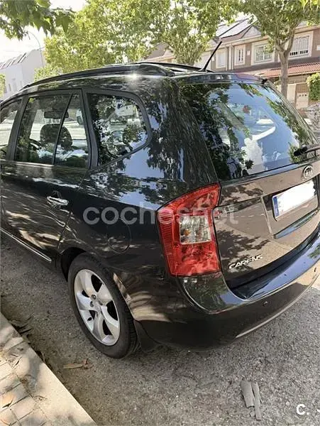 Usado Kia Carens 140 CV (102 kW) 2007 Negro Monovolumen