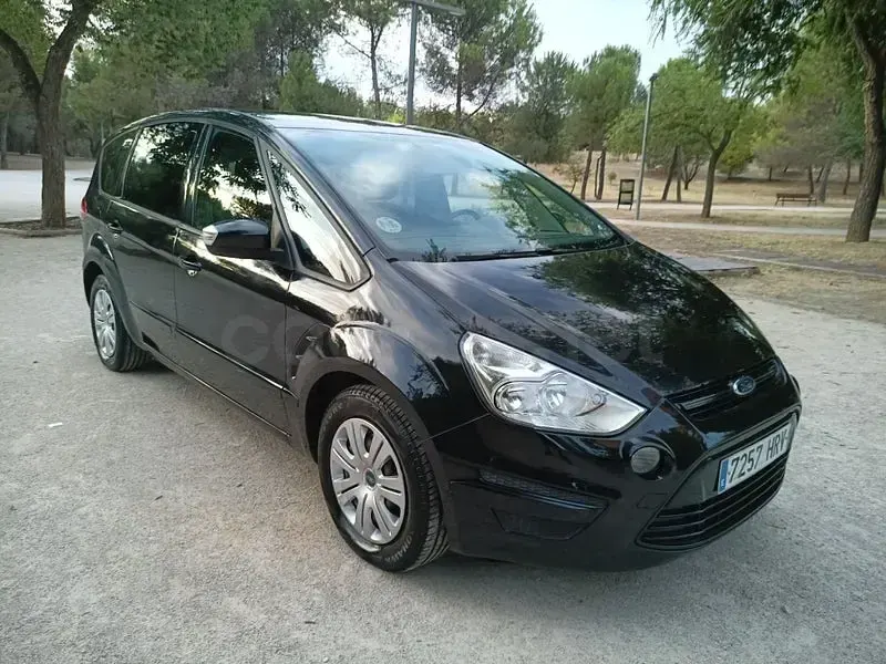 Usado Ford S-MAX Trend 140 CV (102 kW) 2013 Negro Monovolumen