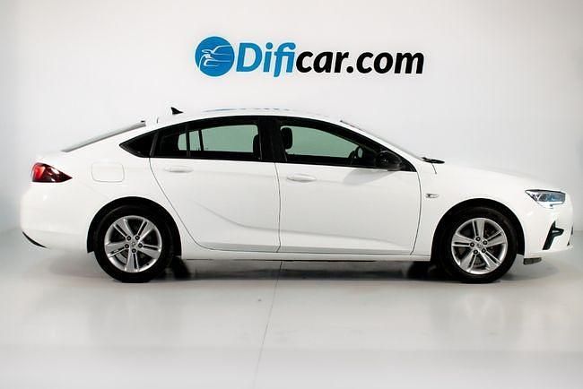 Usado Opel Insignia Business Edition 122 CV (89 kW) 2021 Blanco Berlina