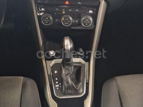 Usado VW T-Roc Advance 150 CV (110 kW) 2021 Gris / plata SUV