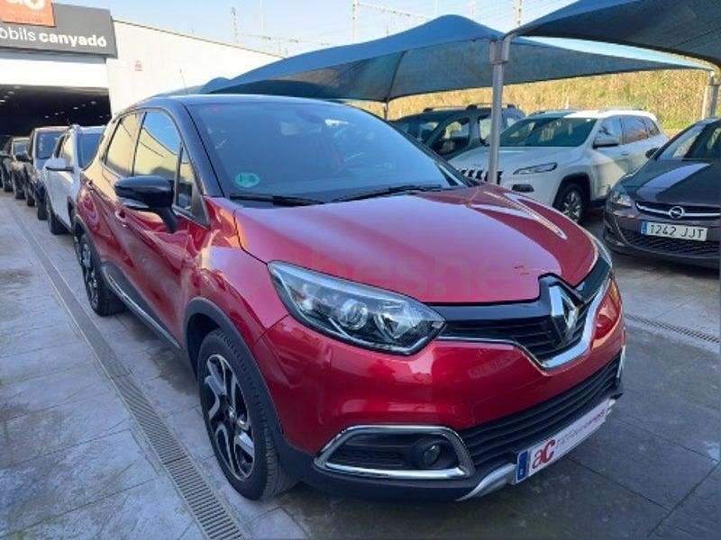 Usado Renault Captur XMOD 120 HP (88 kW) 2017 Vermelho SUV