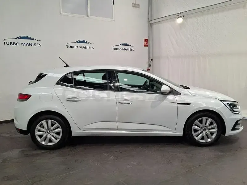 Usado Renault Mégane II Intens 115 CV (84 kW) 2022 Blanco Berlina
