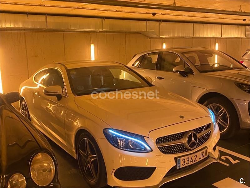 Usado Mercedes C220 AMG line 170 CV (125 kW) 2016 Blanco Coupe