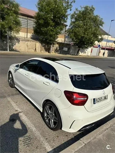 Usado Mercedes A180 AMG line 109 CV (80 kW) 2016 Blanco Utilitario