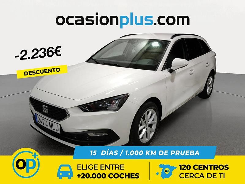 Usado Seat Leon Style 130 CV (95 kW) 2023 Blanco Familiar