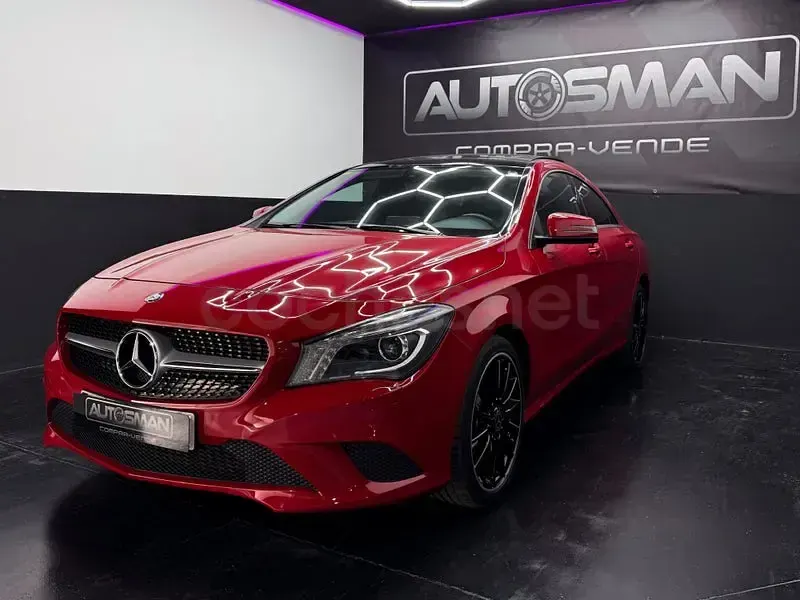 Usado Mercedes CLA200 Urban 136 CV (100 kW) 2015 Rojo Coupe