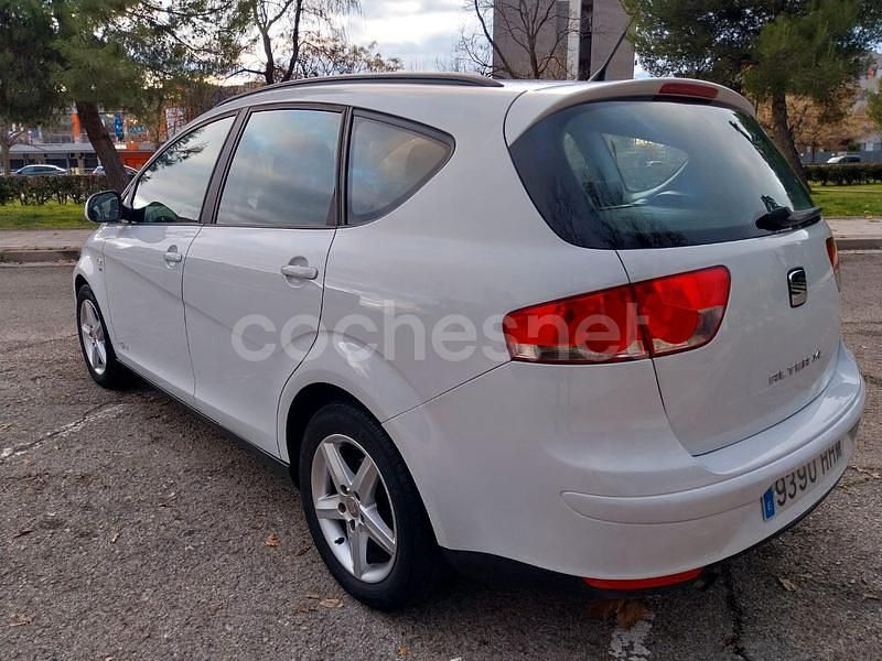 Usado Seat Altea Reference 105 CV (77 kW) 2011 Blanco Monovolumen