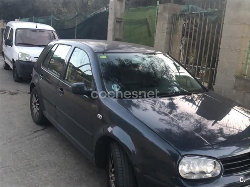 Usado VW Golf IV Highline 100 CV (73 kW) 2001 Azul Familiar