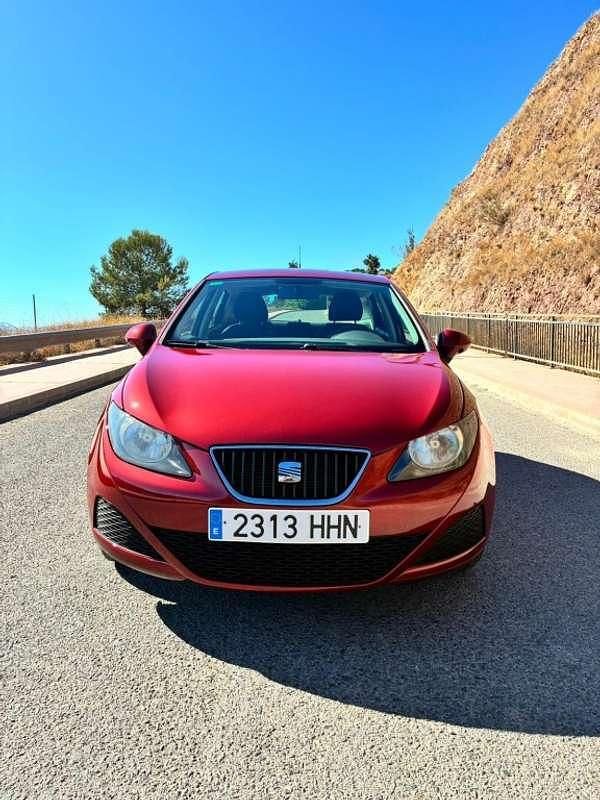 Rojo Usado 2012 Seat Ibiza Reference Utilitario | 6500 € (Precio justo) - Imagen 1/4
