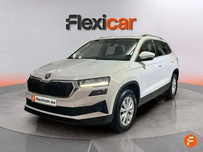 Usado Skoda Karoq Selection 150 CV (110 kW) 2024 Blanco SUV