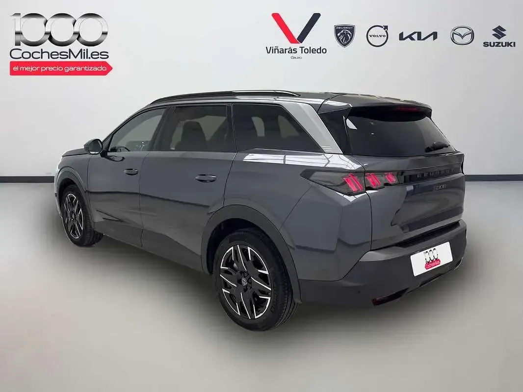 Usado Peugeot 5008 Allure 145 CV (106 kW) 2025 Gris SUV