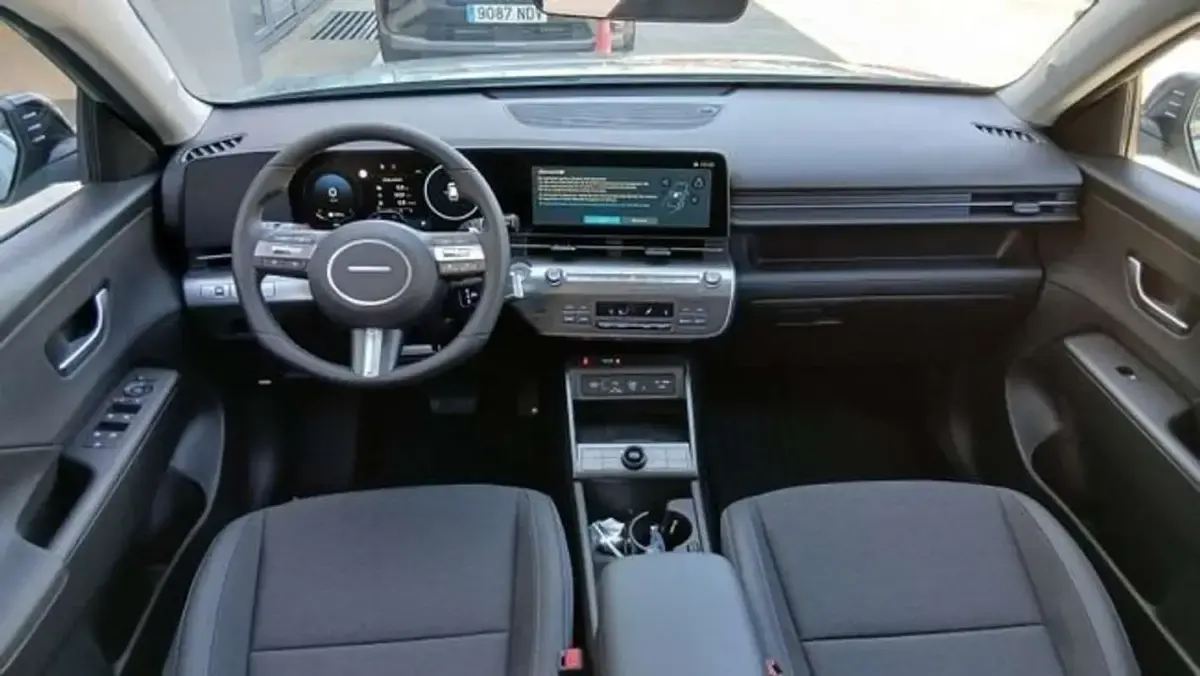 Usado Hyundai Kona 129 HP (94 kW) 2025 Azul SUV