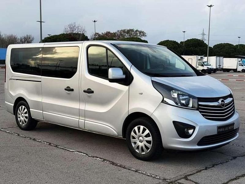 Usado Opel Vivaro 125 CV (91 kW) 2017 Plateado Monovolumen